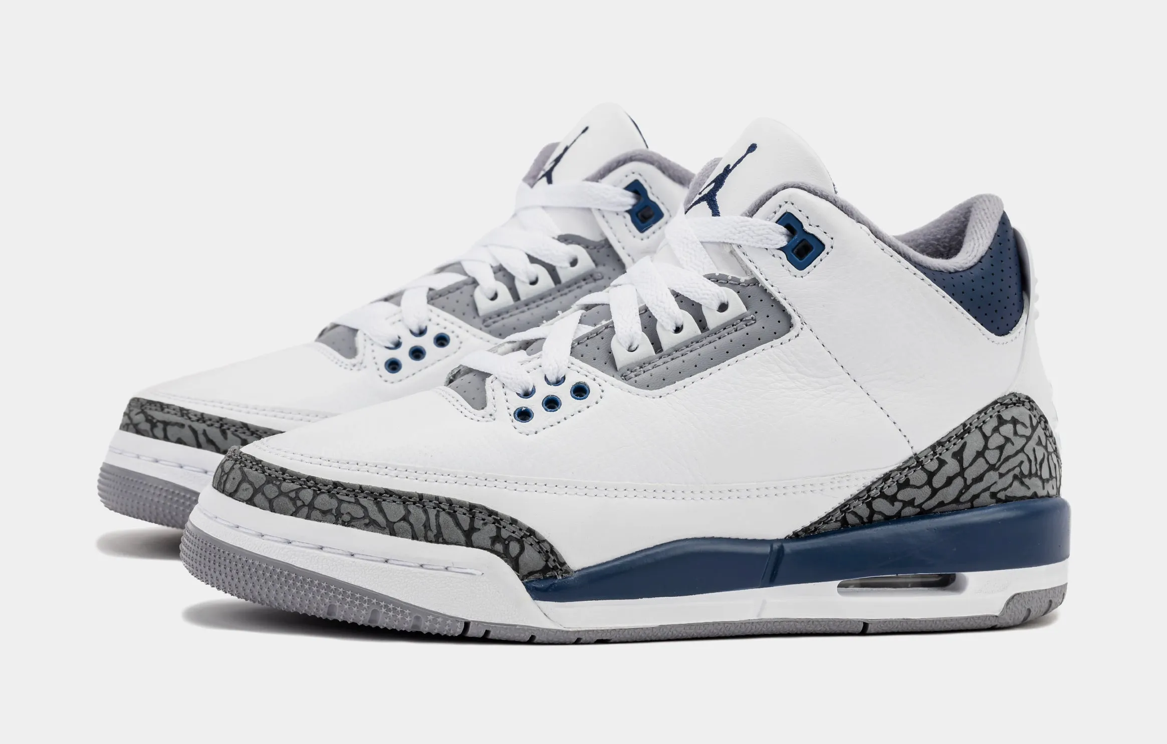 Air Jordan 3 Retro Midnight Navy Grade School Lifestyle Shoes (White/Midnight Navy/Cement Grey) Free Shipping