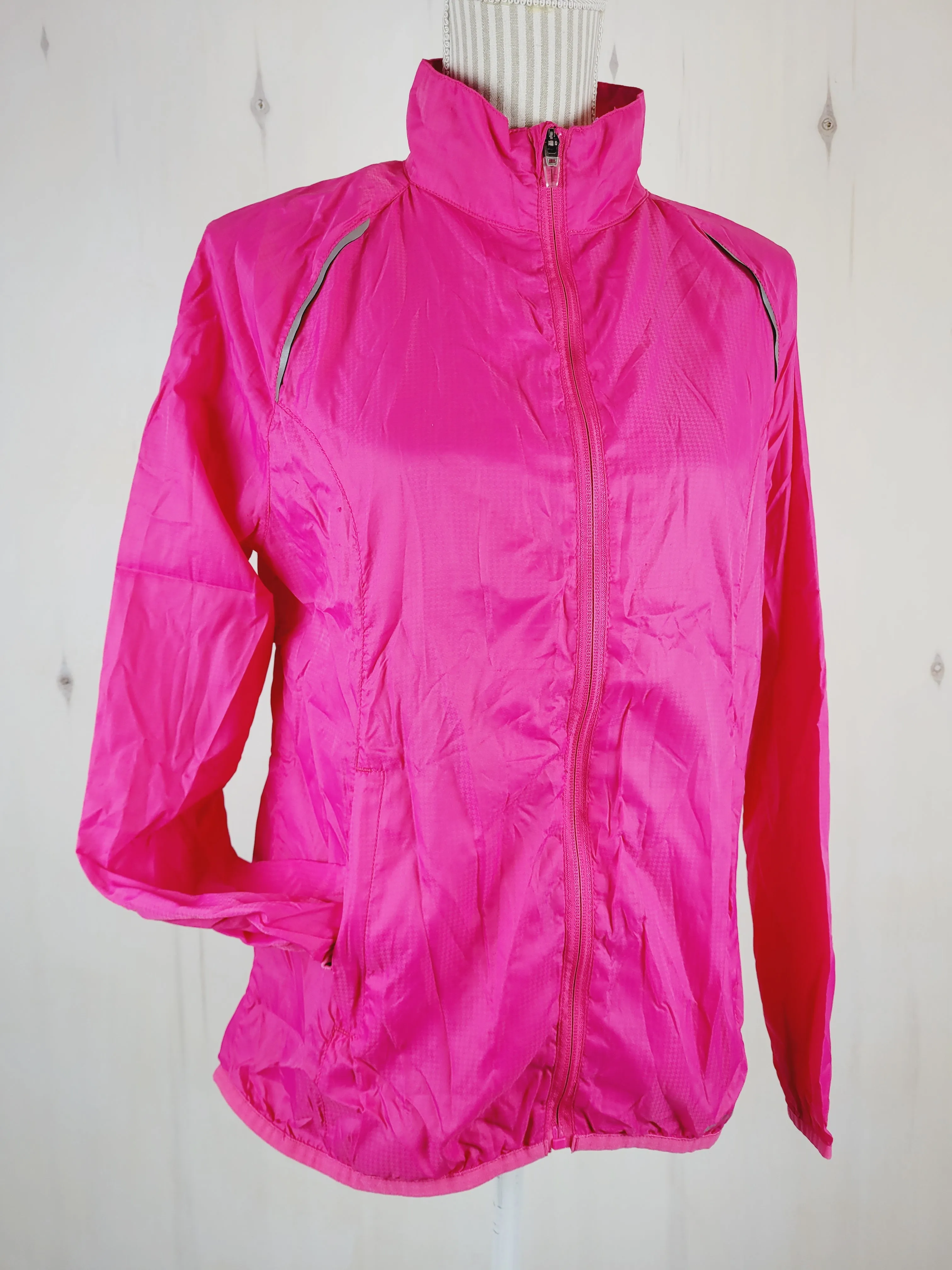 ATHLETIC WORKS PINK ULTRA LIGHT RUNNING JACKET LADIES MEDIUM PRE-LOVED