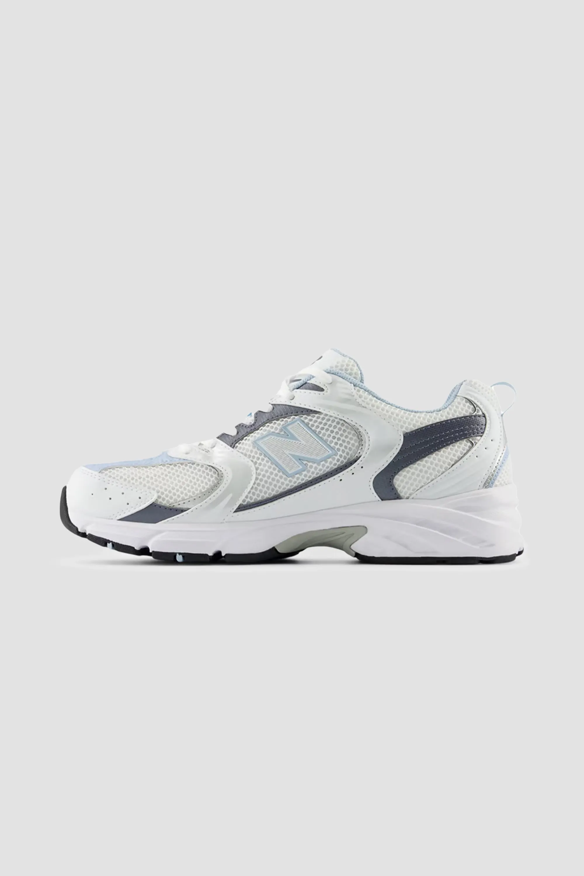 New Balance Unisex 530 Athletic Shoe in White/Light Chrome/Blue