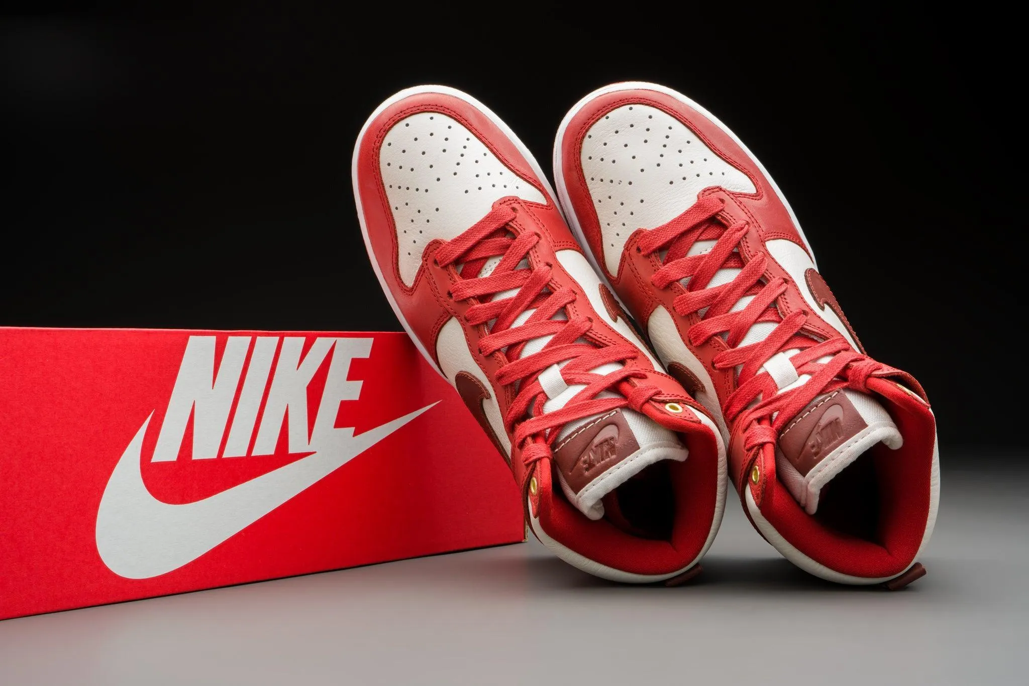 Nike Dunk High LXX Cinnabar (W)