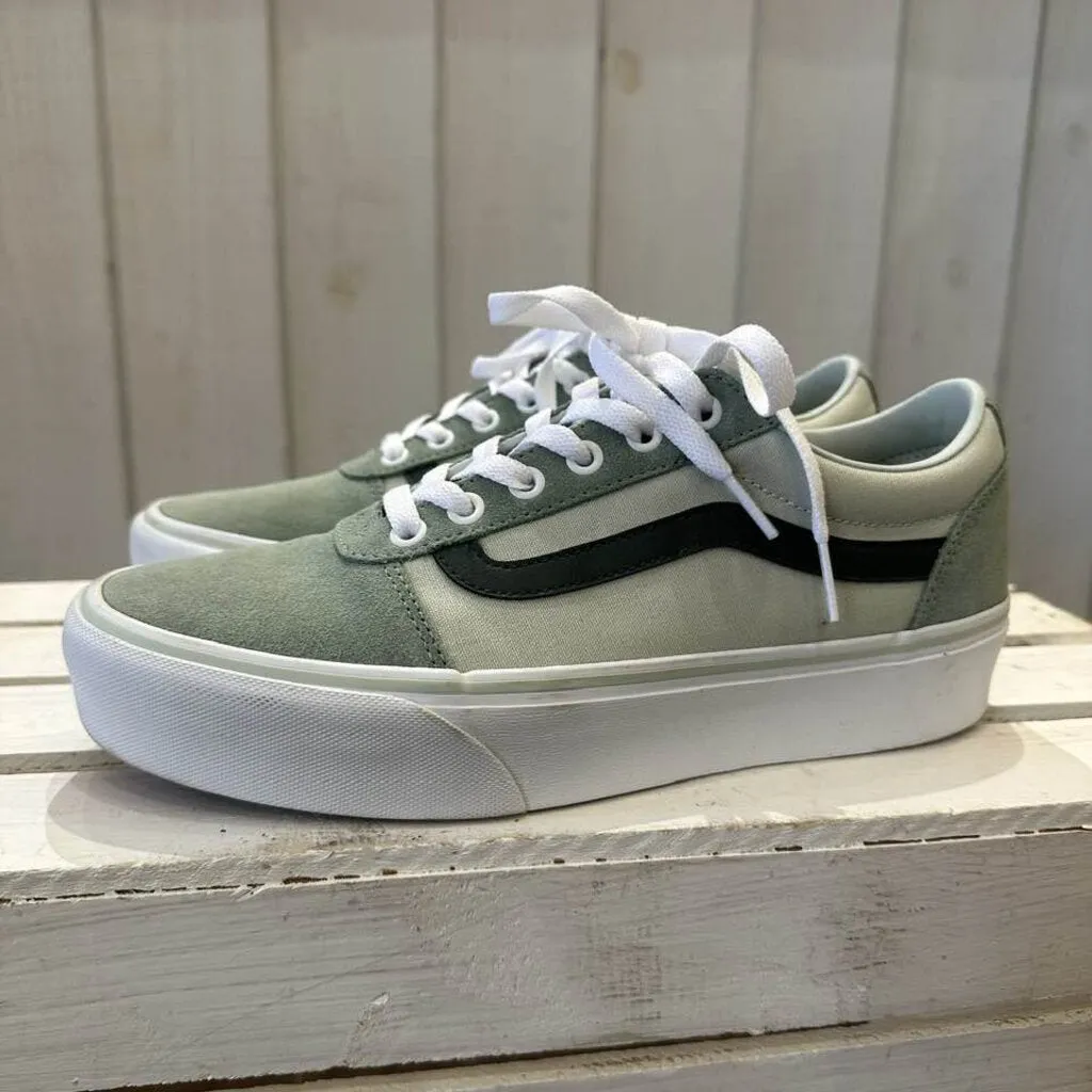 Vans Ward Lo Suede Sneakers - Size 10