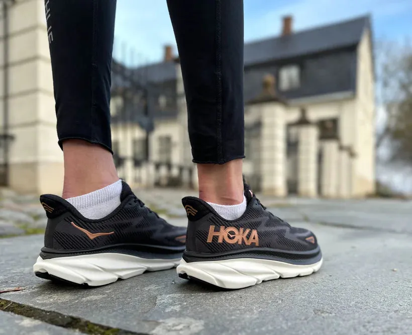 WOMEN'S HOKA CLIFTON 9 | BLACK / COPPER